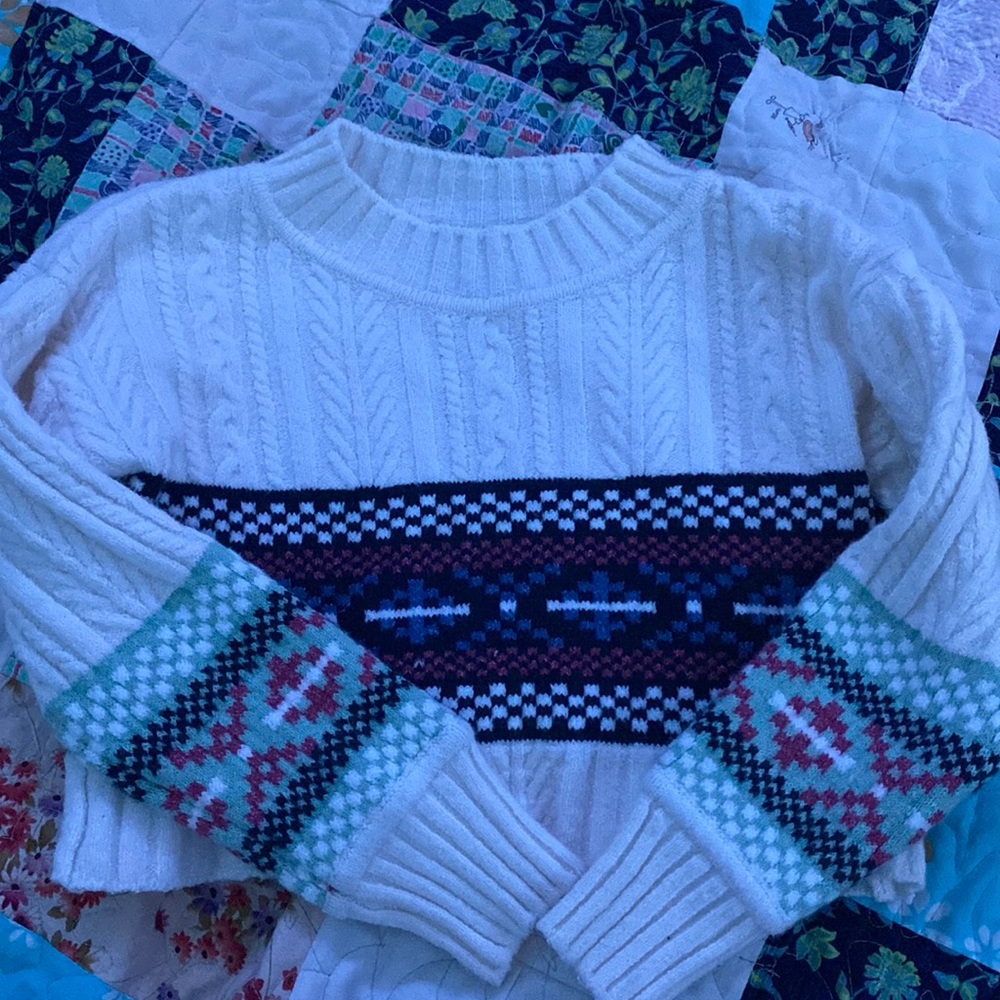 white cropped patterned sweater!